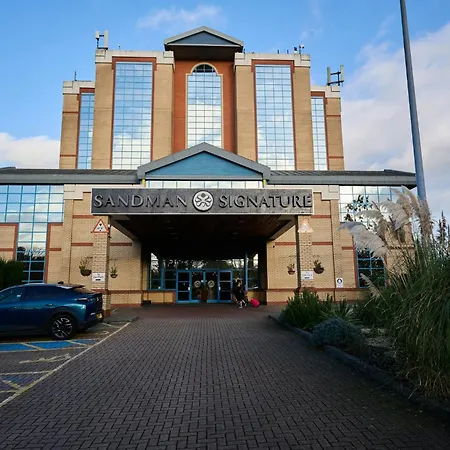 Sandman Signature London Gatwick Hotel-2