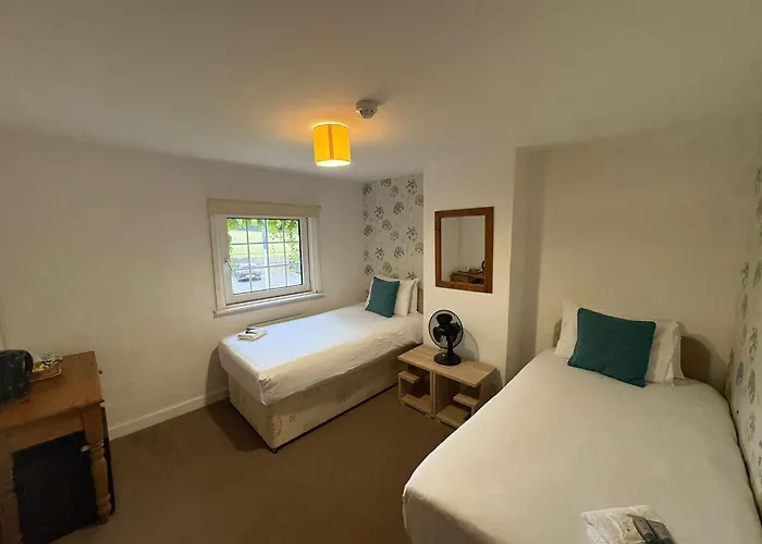 Trivelles Waterhall Country Gatwick Hotel & Airport Parking Crawley 